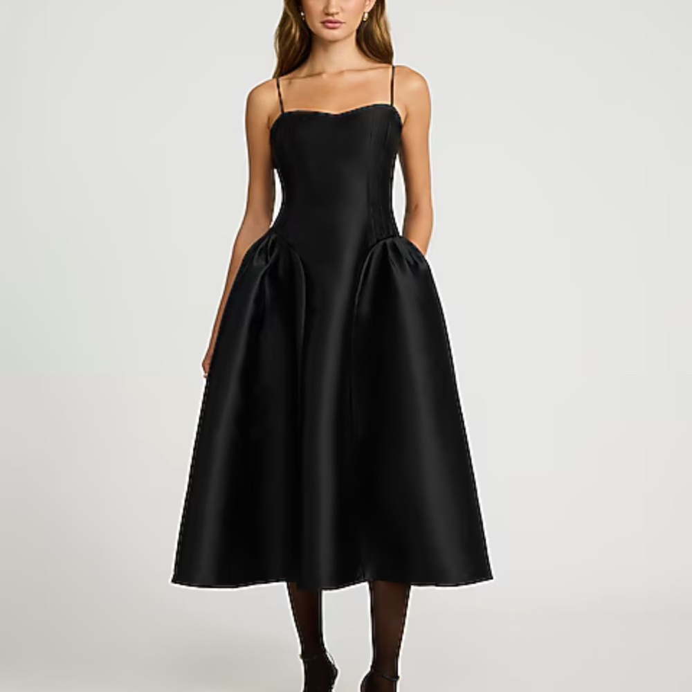Elegant Black Sweetheart Midi Dress